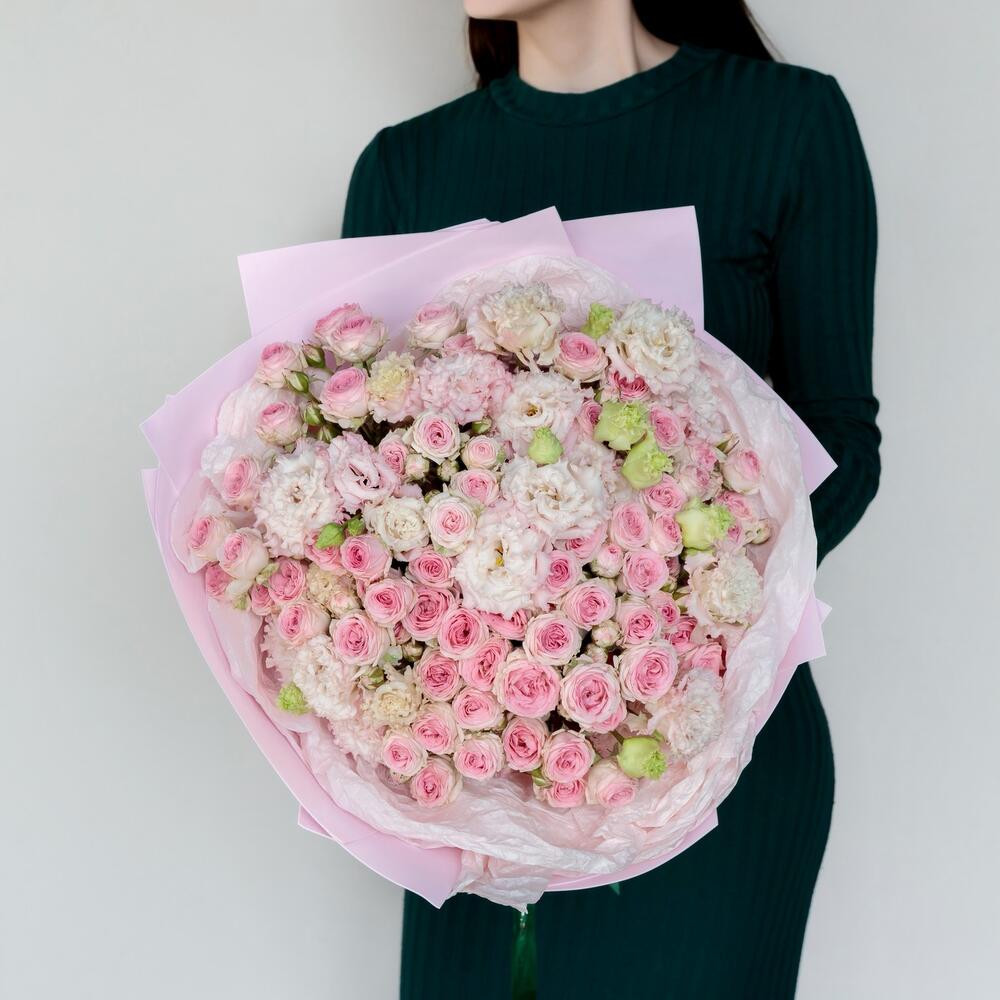https://content2.flowwow-images.com/data/flowers/1000x1000/85/1724089703_80121885.jpg